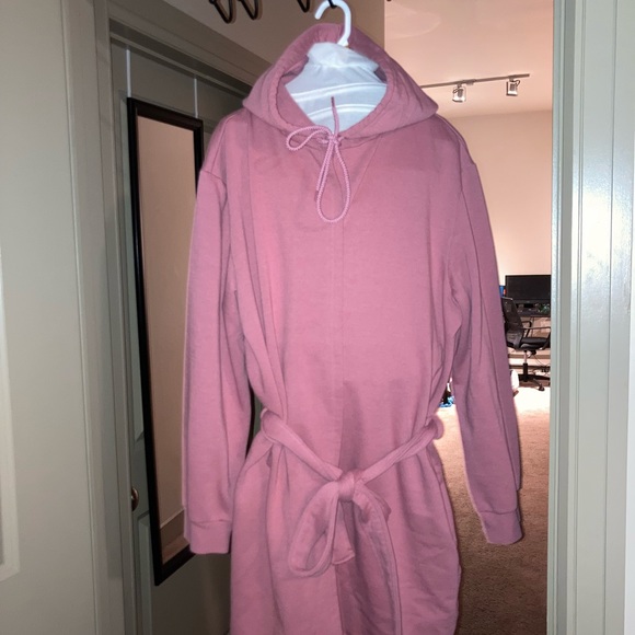 Pink Robe. Has pockets, Hood, cotton inside is fleece lined. Size L/XL - Picture 2 of 3